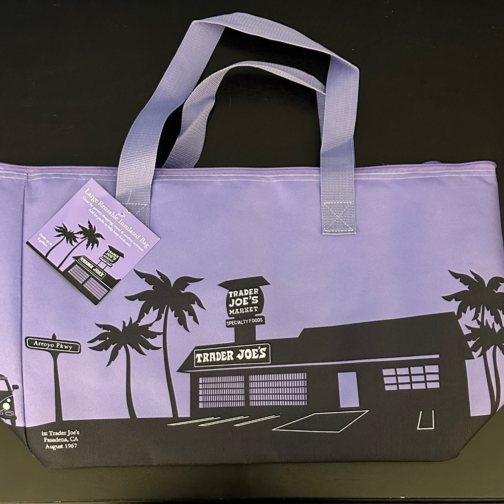 Trader Joe’s Huge Large Reusable Insulated Bag Tote Purple NWT Adorable VW Bus